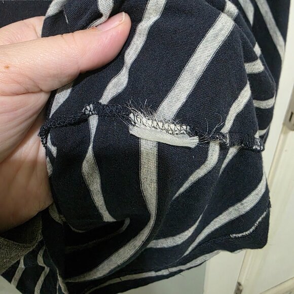 VINCE Striped 3/4 Sleeve Tee Navy Gray Soft Lightweight Knit Top Women’s Large - Picture 4 of 7